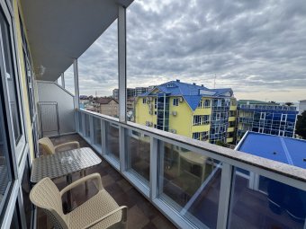 Deluxe 2-bed Suite with Balcony: Photo 8
