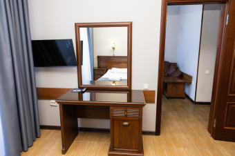 Deluxe Twin Suite with Balcony: Photo 6