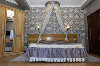 Deluxe 2-bed Suite with Balcony: Photo 2
