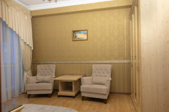 Deluxe 2-bed Suite with Balcony: Photo 10