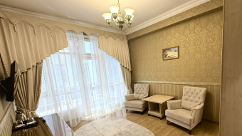 Deluxe 2-bed Suite with Balcony: Photo 6